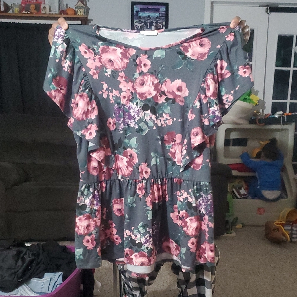 Floral Print Ruffle Sleeve Top